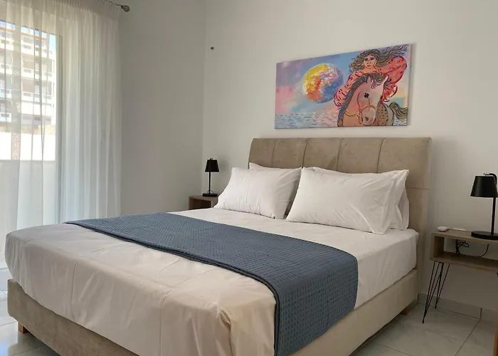 Golden Flower Luxury Apartment